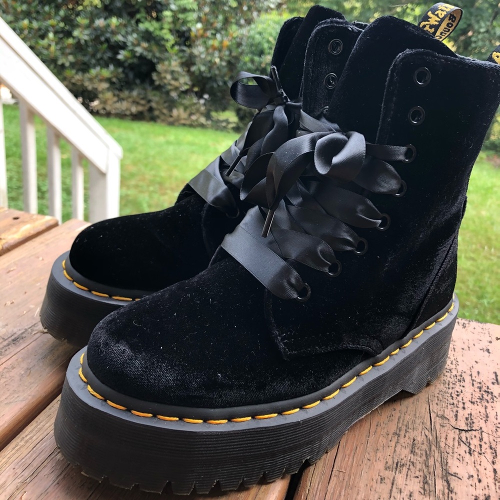 Dr. Marten Velvet Jadon platform boots size U.S 5